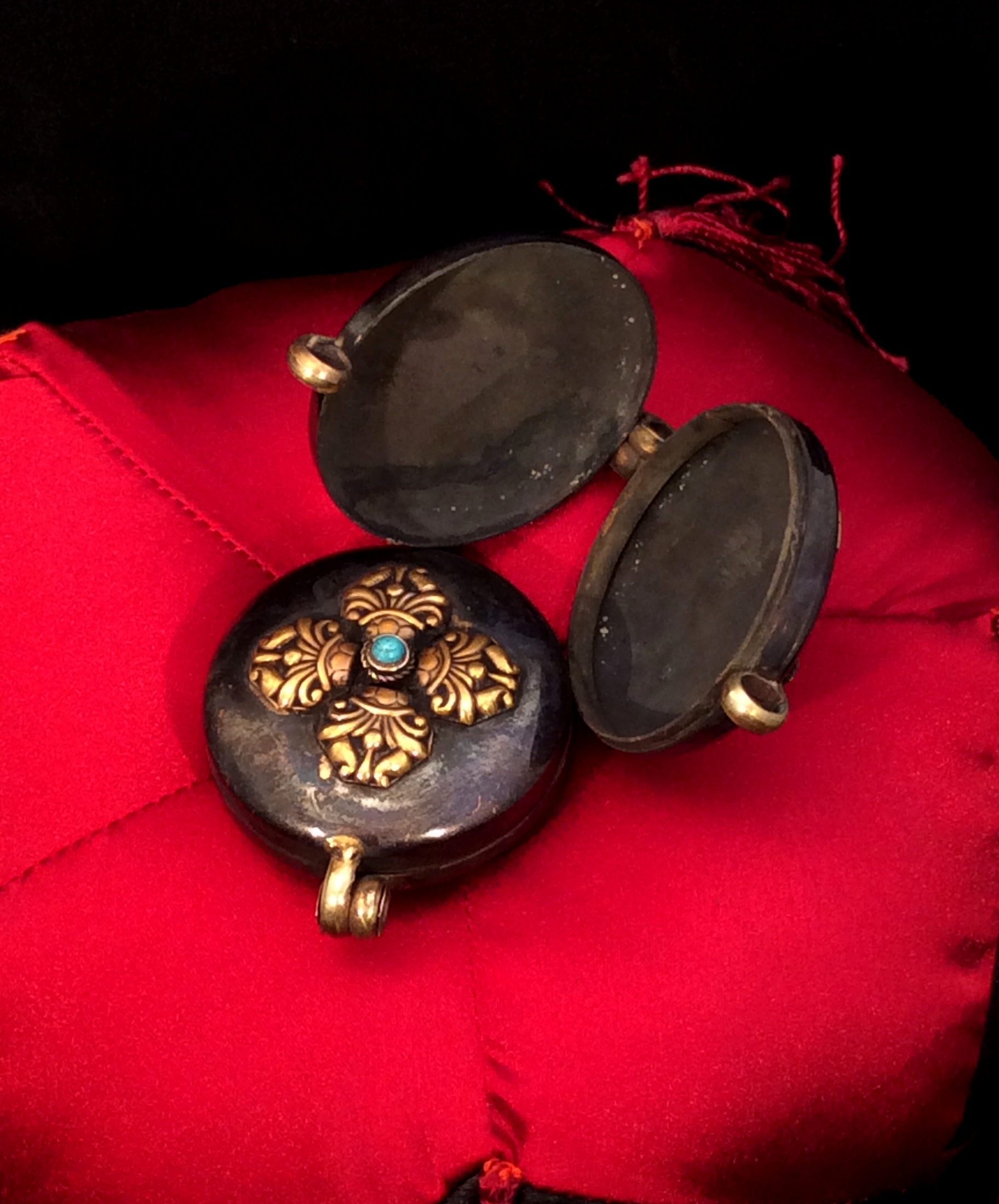 Large Copper or Silver Gau Amulet - Image 2