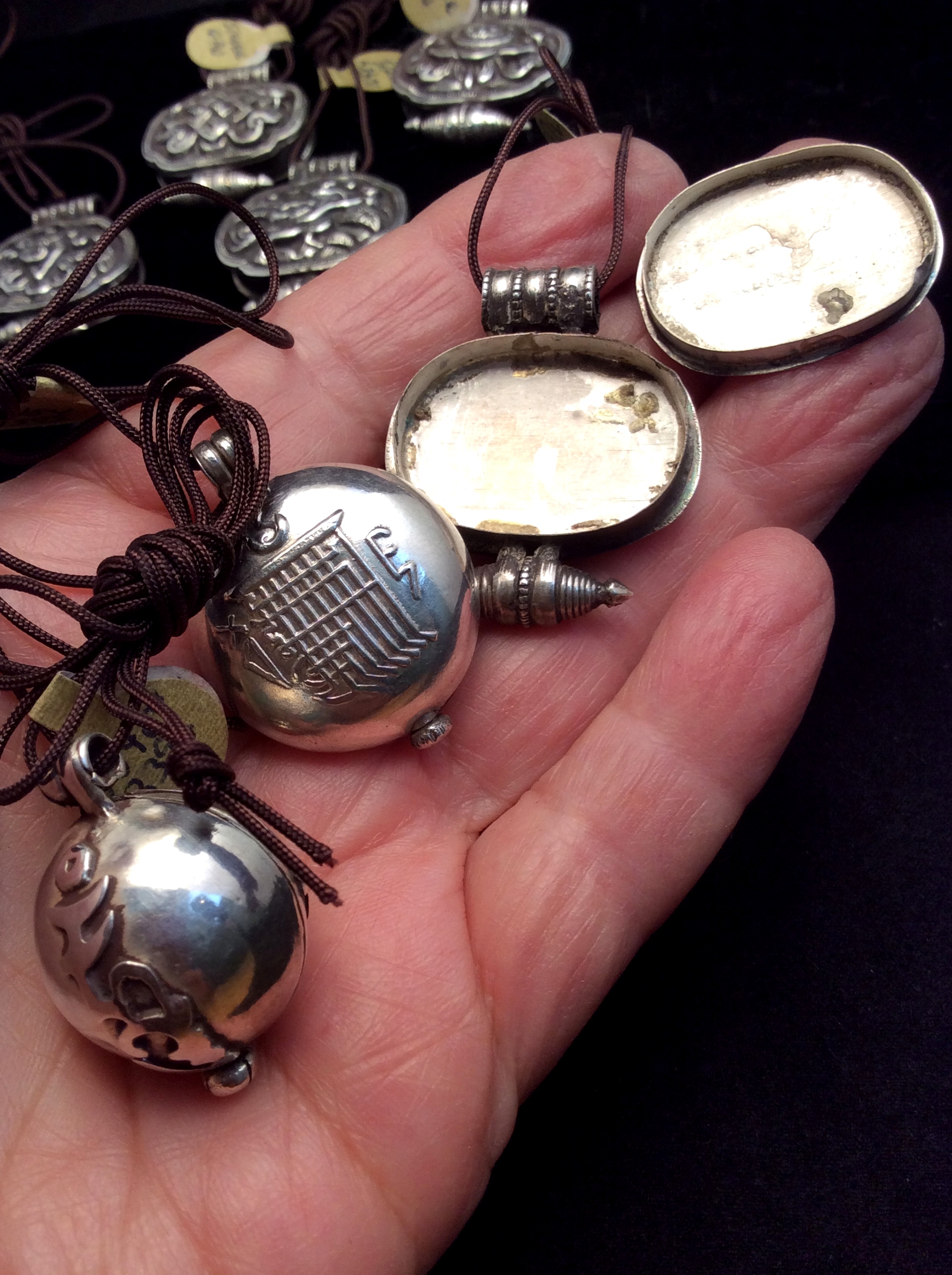 Sterling Silver Tibetan Gau Amulet Pendant - Image 3